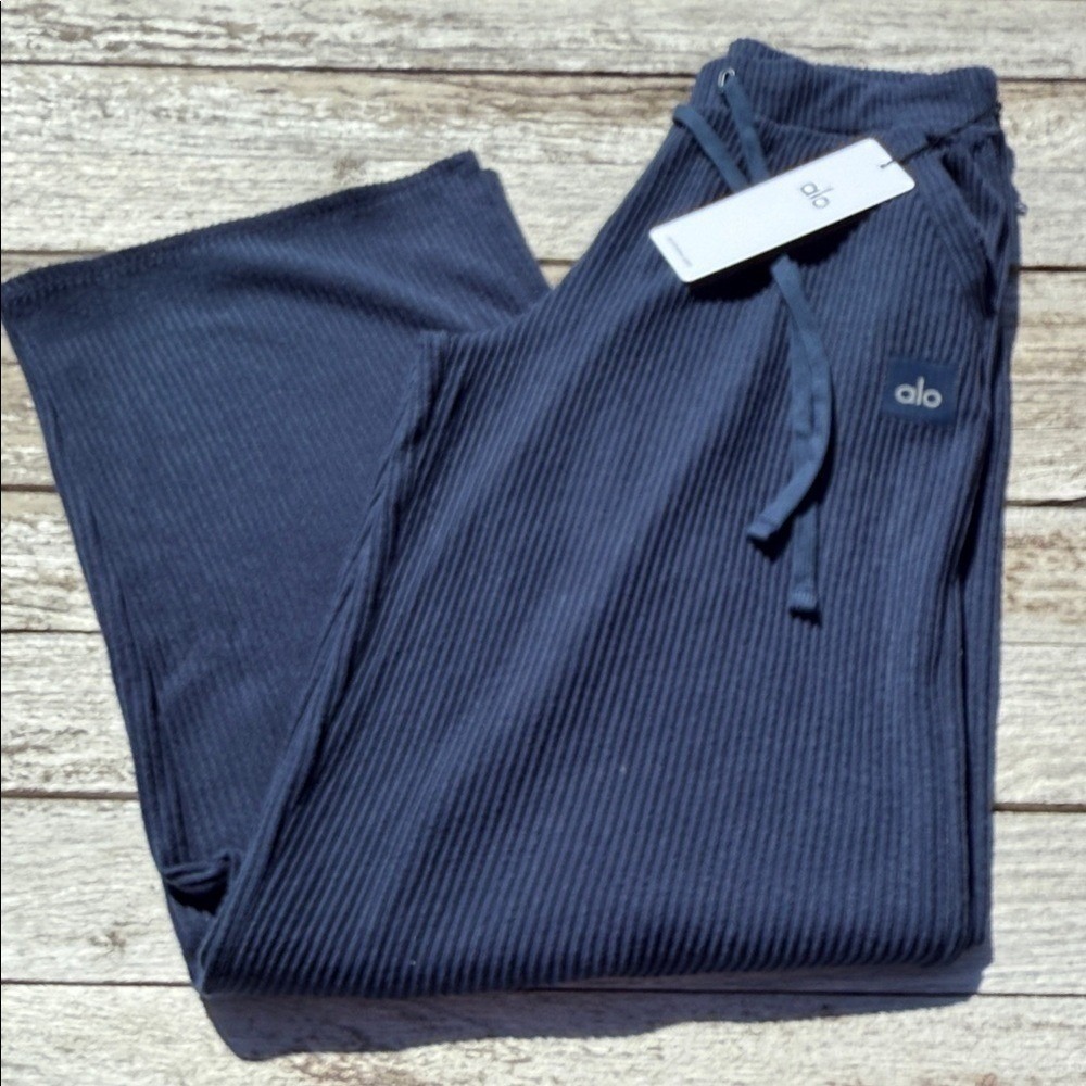 Alo Muse Wide Leg Pant Navy Blue Nwt Small